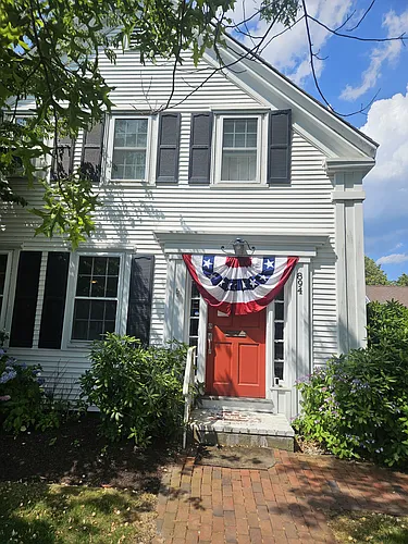 894 Main St #B Photo 1