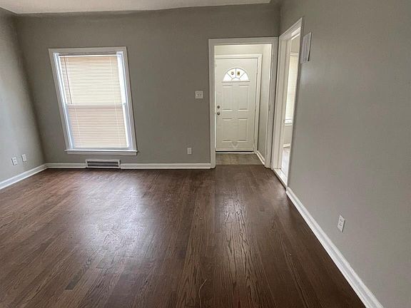 4th image of 16191 Strathmoor St