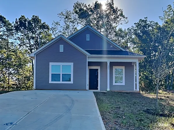 203 S Skyland Dr, Bessemer City, NC 28016