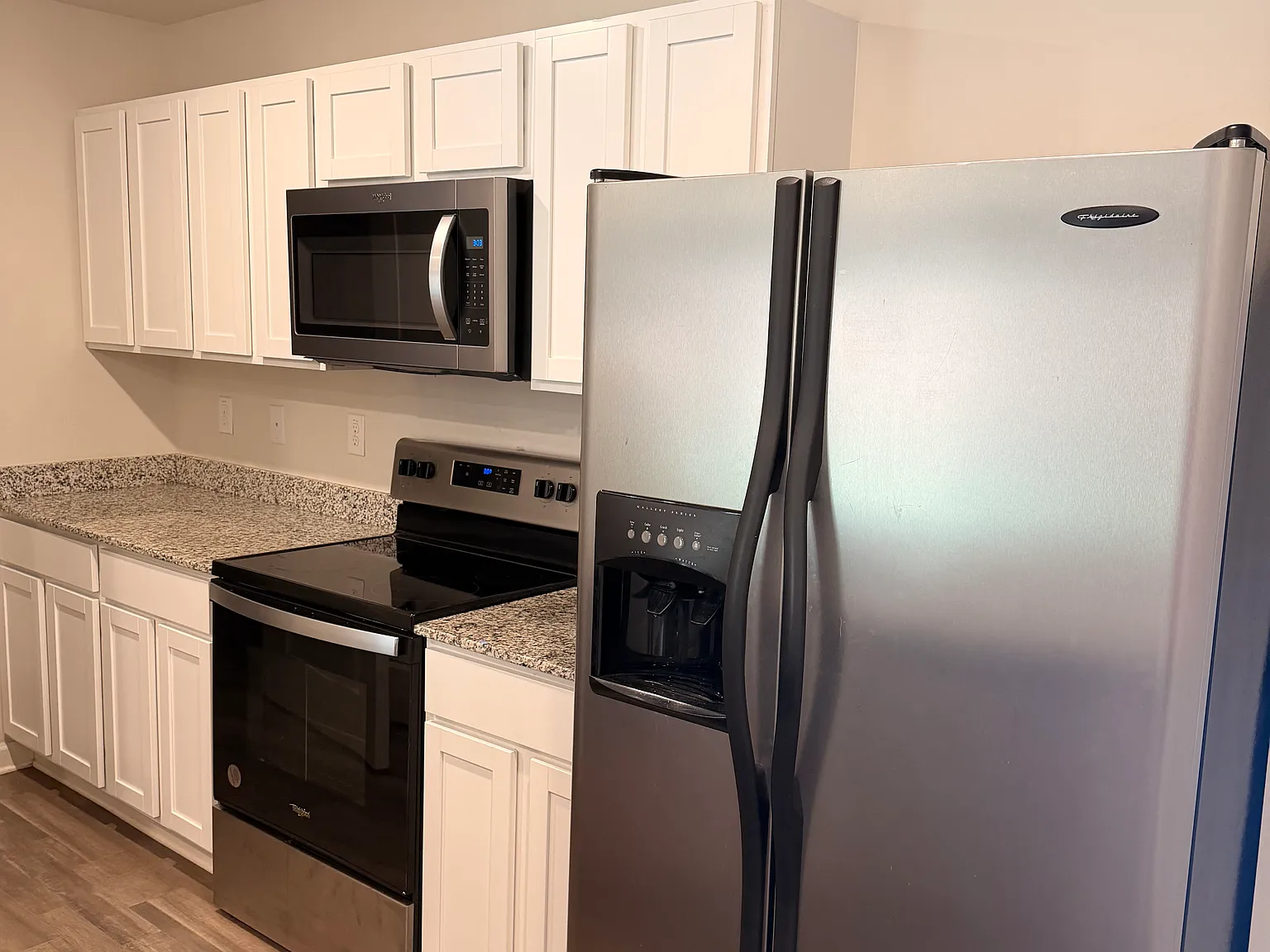 3 bed, 1350 sqft, $2,000 — Photo 4