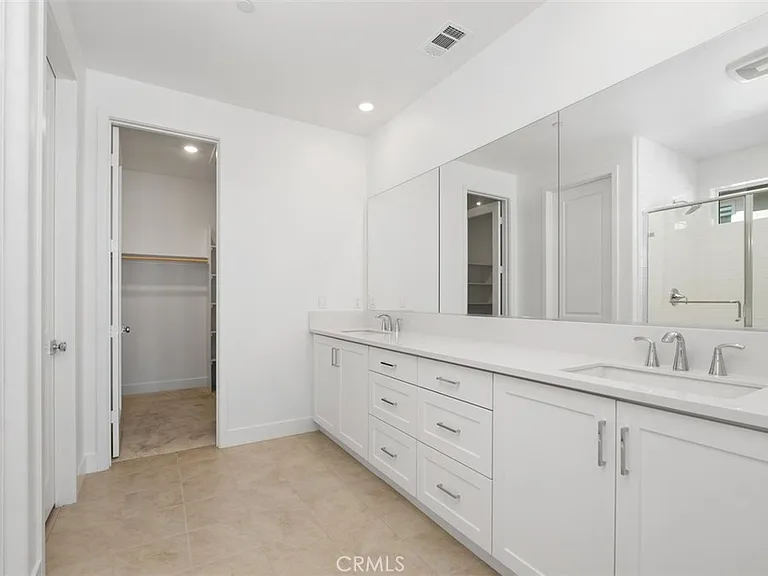125 Seep — Photo 28