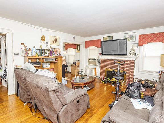 5th image of 316 N Maple Ave