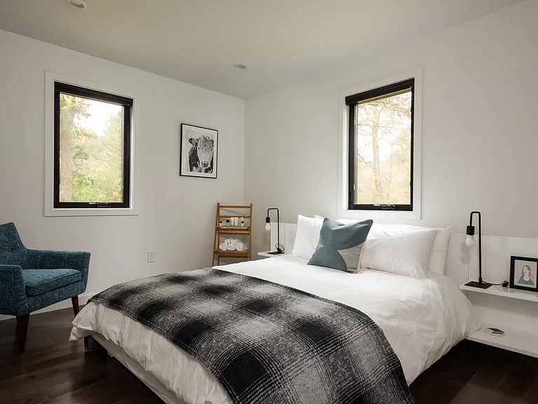 Queen Bedroom