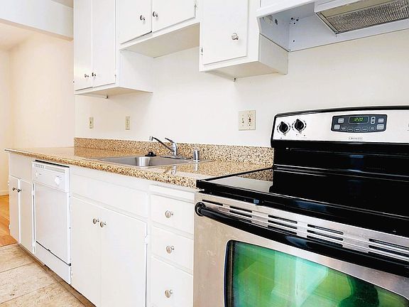 5th image of 1821 Pacific Ave #6