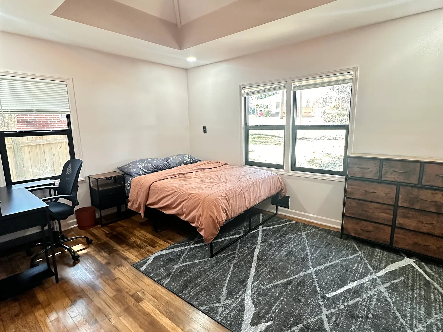 1 bed, 1200 sqft, $800 — Photo 2