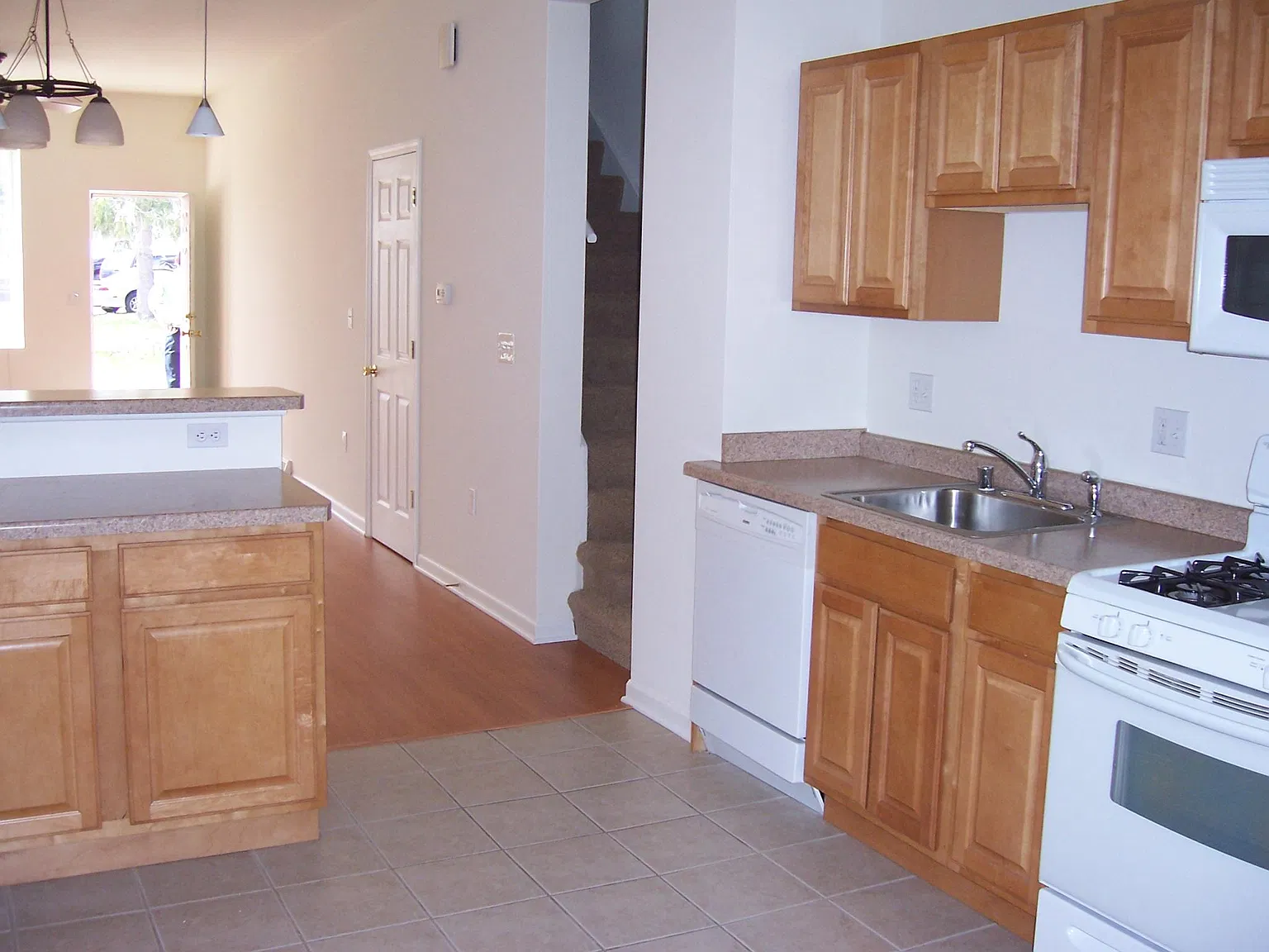 Becher Street Townhomes — Photo 2