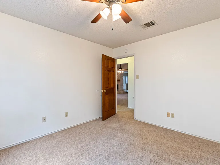1603 Garnaas Dr — Photo 13