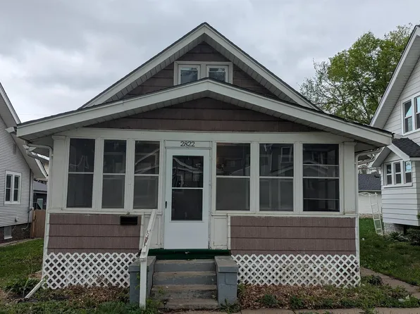 2822 S 32nd St, Omaha, NE 68105