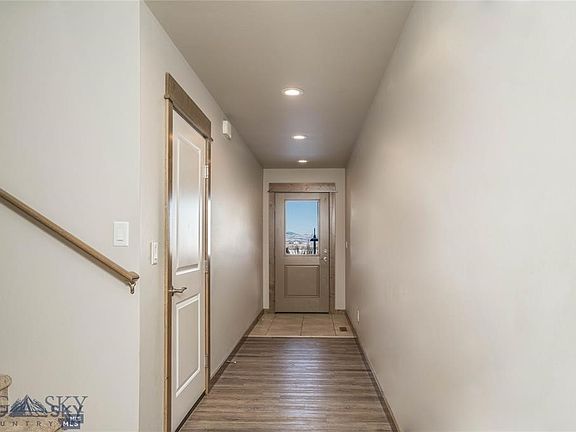 5th image of 1308 Rizzo Ln #B