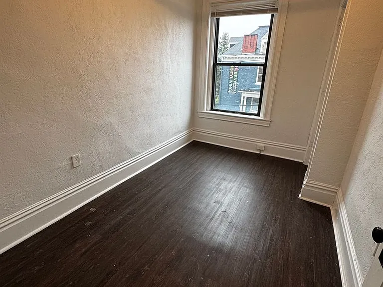 4901 Friendship Ave. — Photo 49