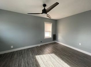 2353 E Bennett St, Springfield, MO 65804