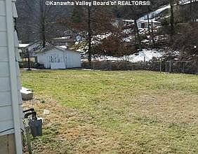 3rd image of 566 Georges Creek Dr