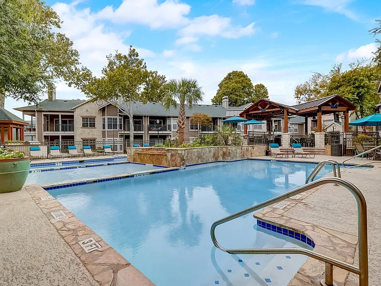 Riverbend Apartments — Photo 31