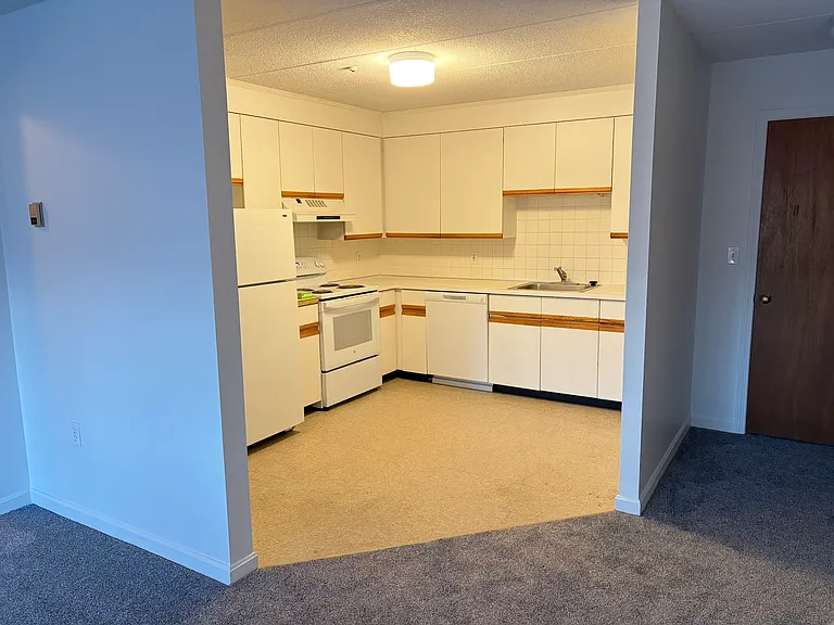 Lexington St Apartments — Photo 114