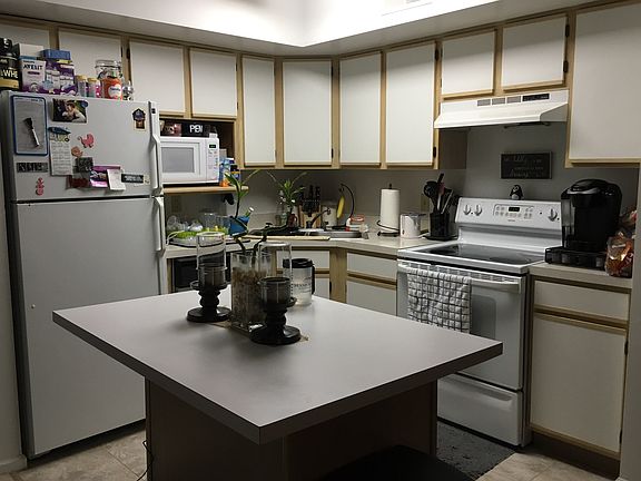 Full furnished kitchen