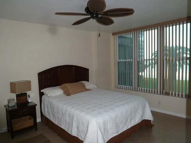 2 bed, 1025 sqft, $4,995 — Photo 2