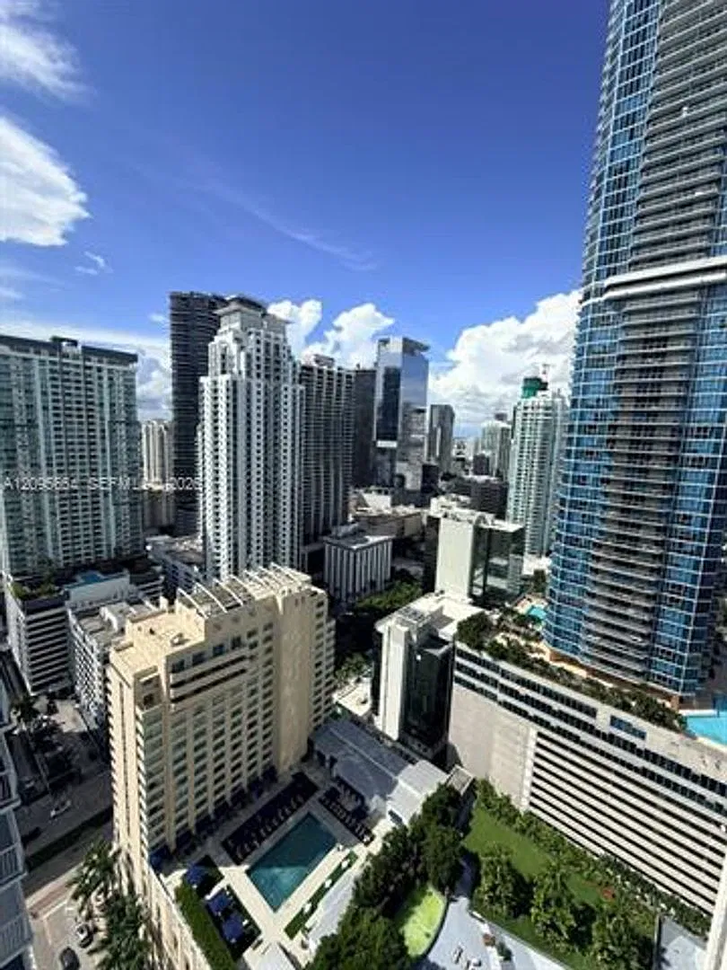 1200 Brickell Bay Dr cu-4220, Miami, FL 33131 — Photo 2