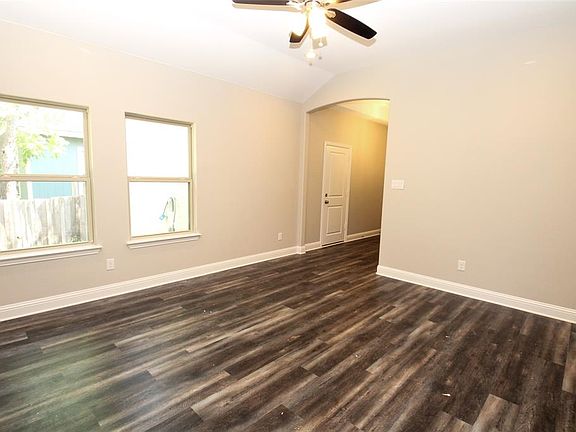 5th image of 2915 Maryland Ave