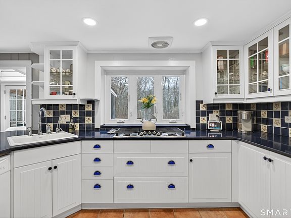 5th image of 24 Saunders Hollow Road