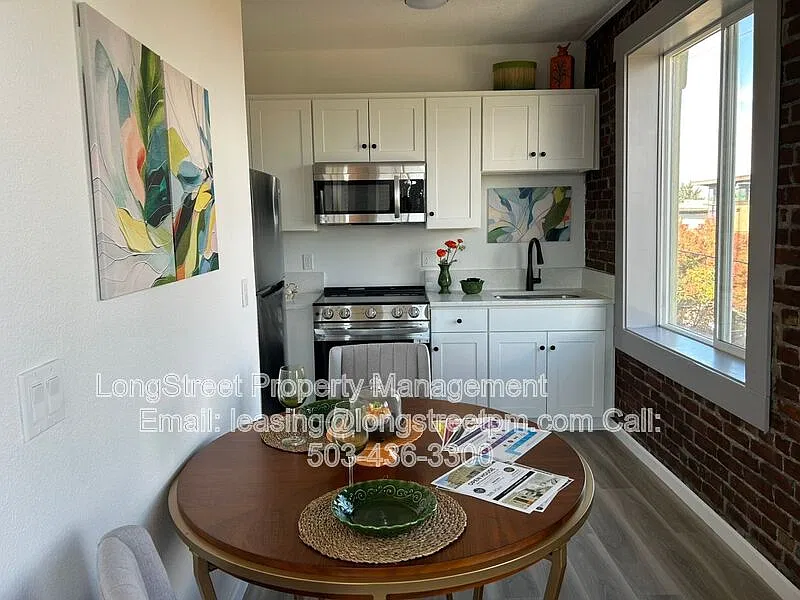 1 bed, 1.0 bath, 411 sqft, $1,395 — Photo 2