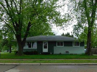 503 E Ridlington Ave, Shawano, WI 54166