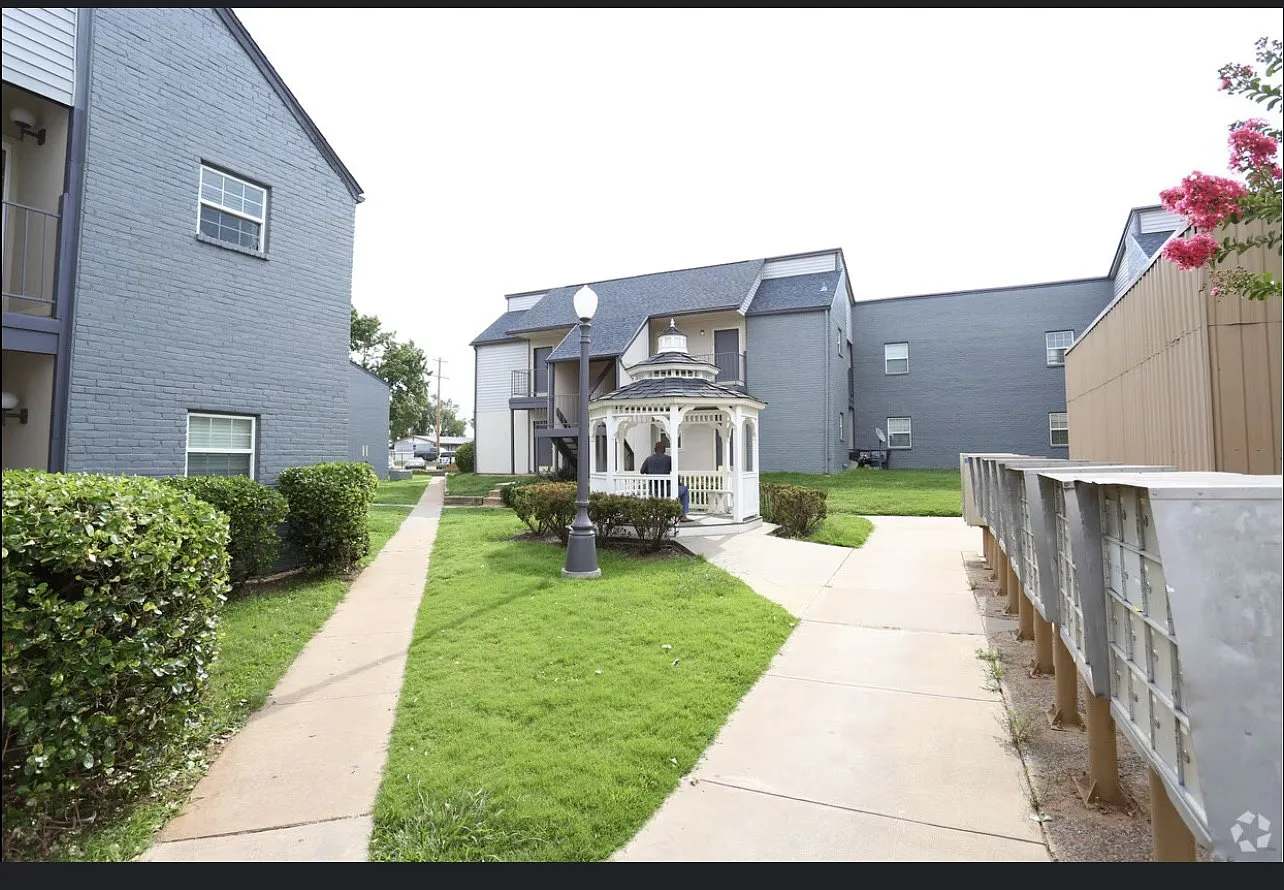 Briar Glen Apartments — Photo 3
