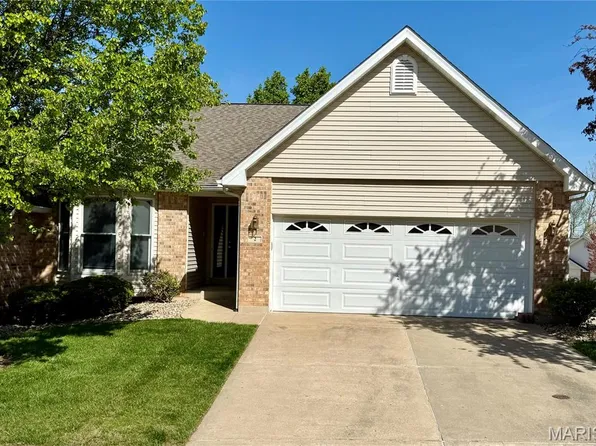 2 McKinley Pointe Ct, Saint Charles, MO 63301
