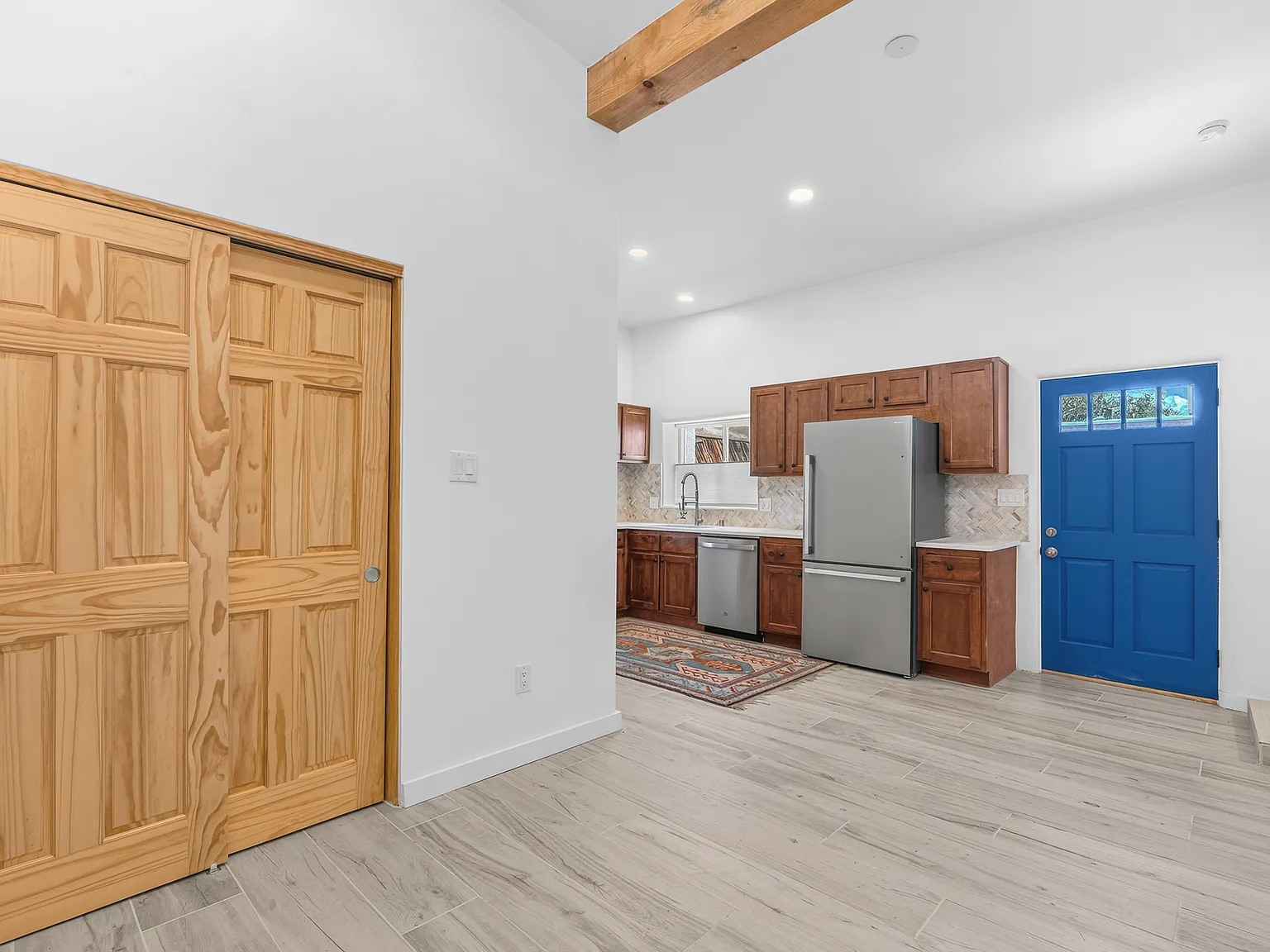 1 bed, 930 sqft, $2,450 — Photo 3