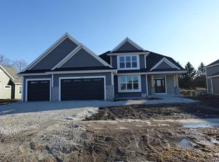 N48W21601 Martha Ln, Menomonee Falls, WI