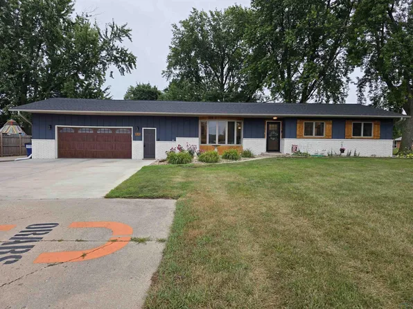 1530 E Park St, Sheldon, IA 51201