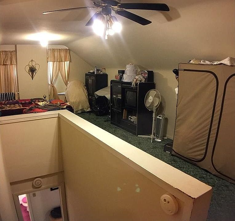 Bedroom (Upper)