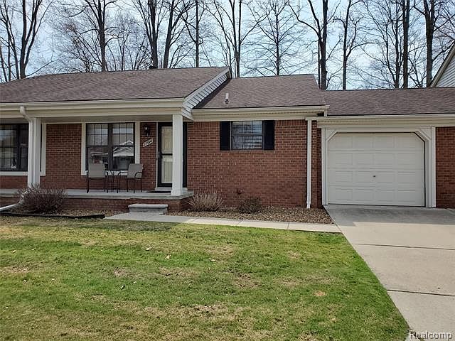 1st image of 27996 Thorntree Ln #101