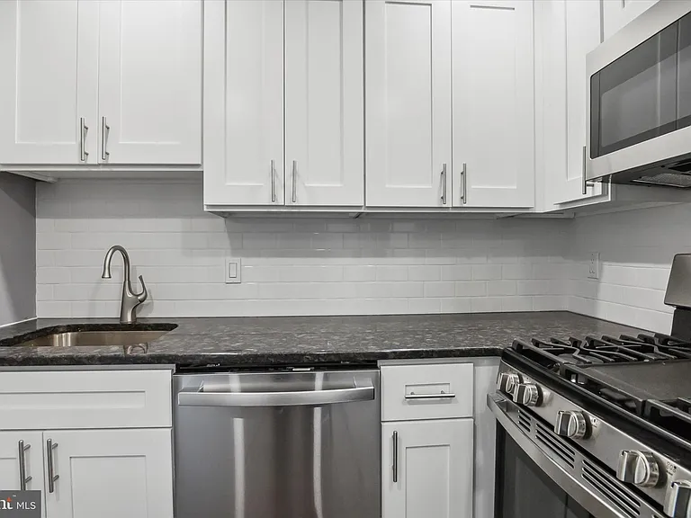 296 Greenough St #2 — Photo 10