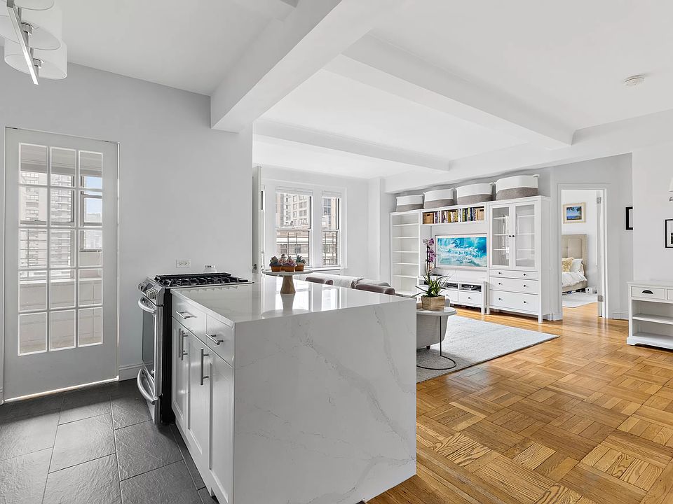 1st image of 330 W 72nd St APT 7D
