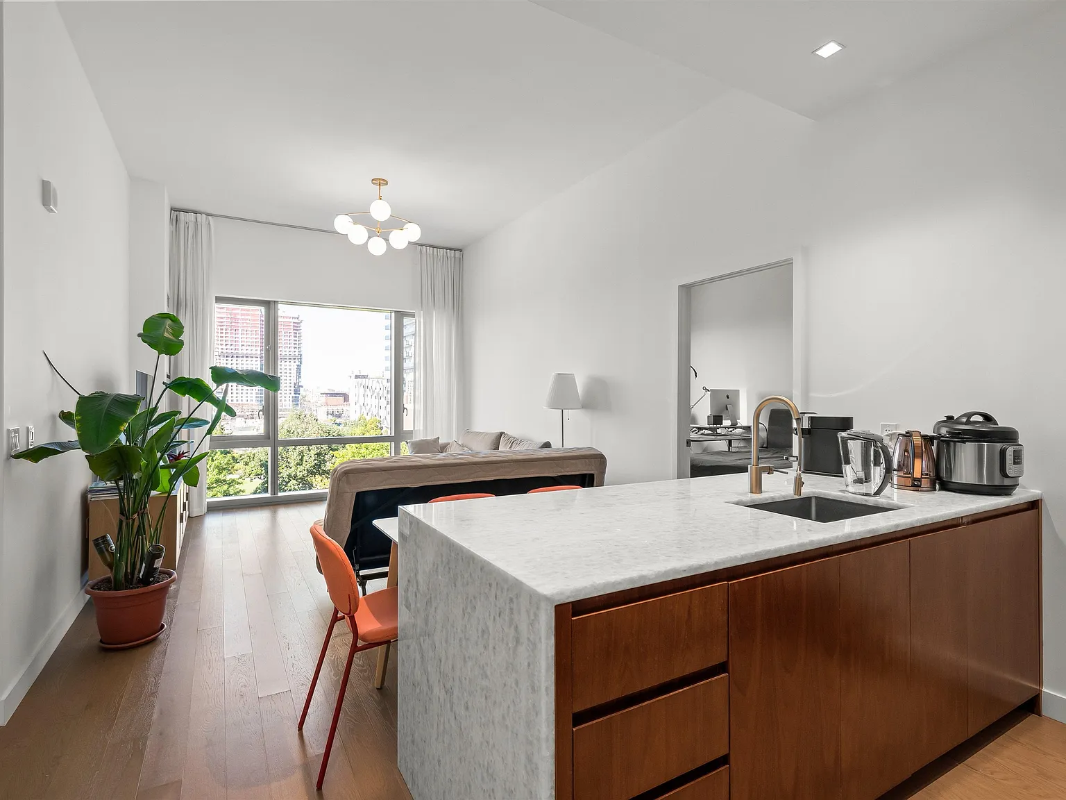 2 bed, 2.0 bath, 1118 sqft, $5,980 — Photo 3