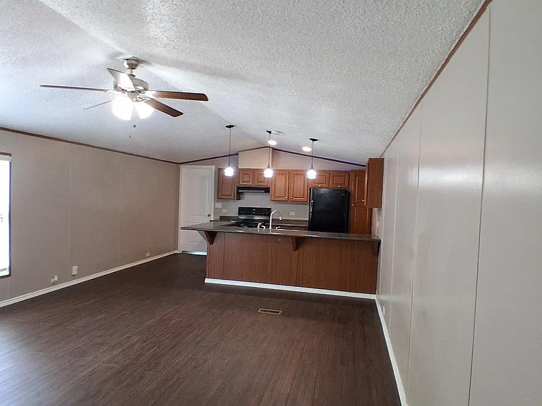 611 Summerhaven Dr #611 — Photo 2