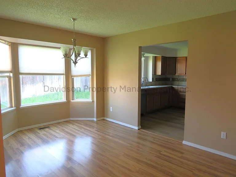 3280 Richmond Dr — Photo 4