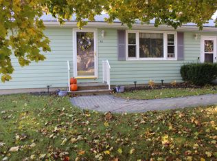 52 Lancelot Ter, Swansea, MA 02777