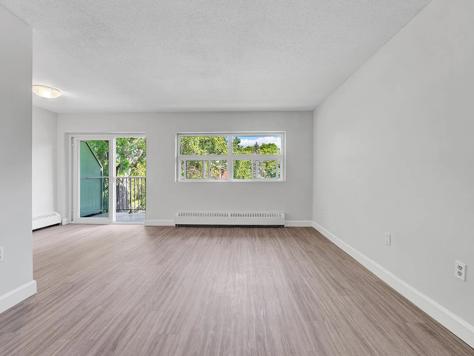 Huron Gardens Apartments — Photo 3