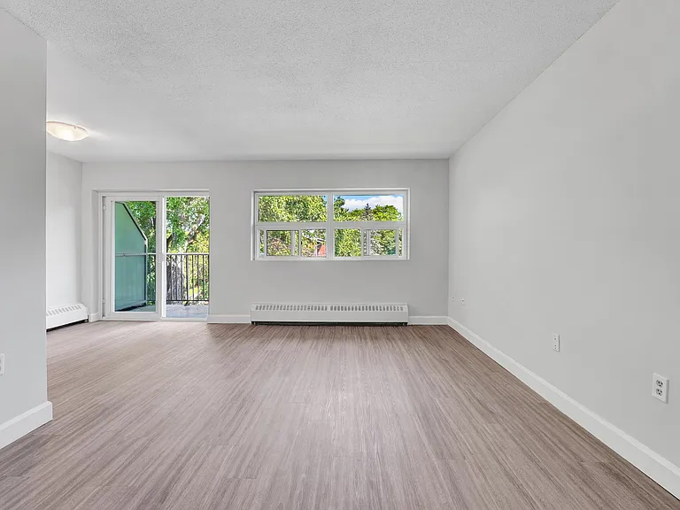 1211 Huron St — Photo 3