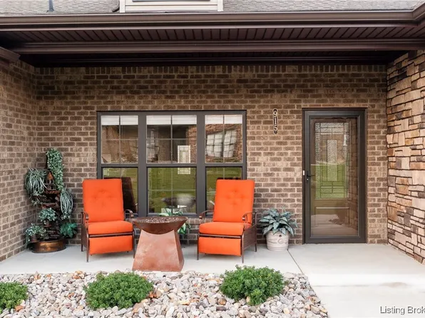 915 Glenwood Gardens Drive, Sellersburg, IN 47172