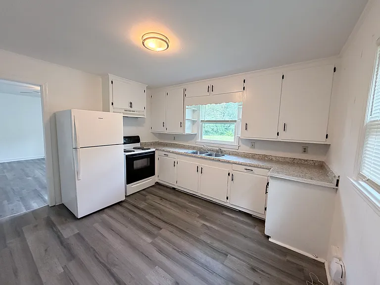 4019 Laurinburg St #A — Photo 4