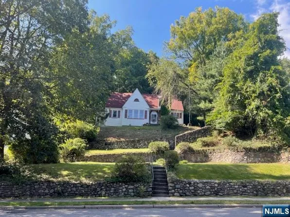 109 N Franklin Tpke, Ho Ho Kus, NJ 07423