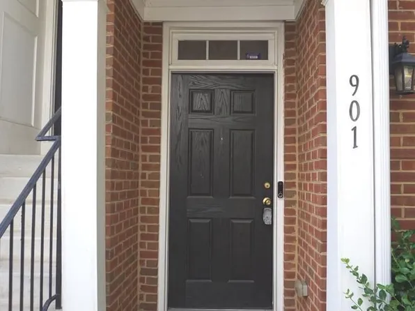 901 Pine Forest Ln, Upper Marlboro, MD 20774