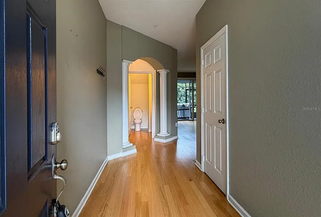 3 bed, 2.5 bath, 1749 sqft, $2,300 — Photo 4