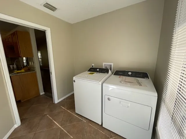 9332 Trevarthon Rd — Photo 22