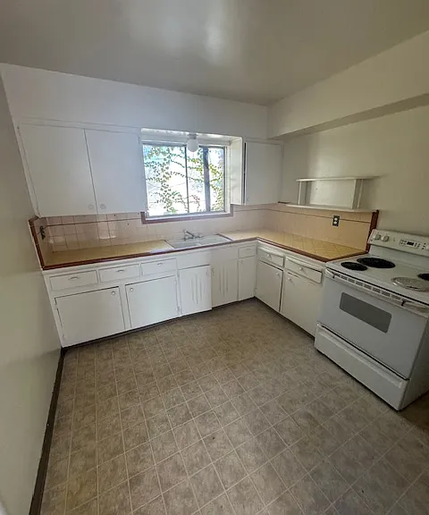 951 E Logan Ave #B — Photo 7