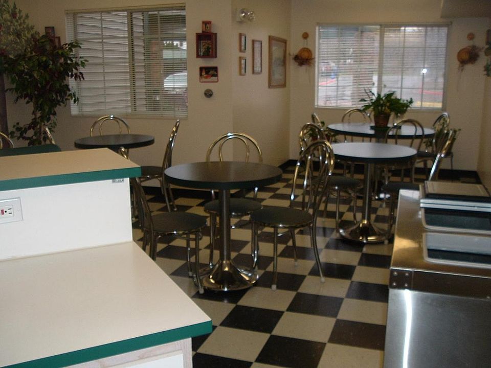 Ice Cream Shoppe, inside