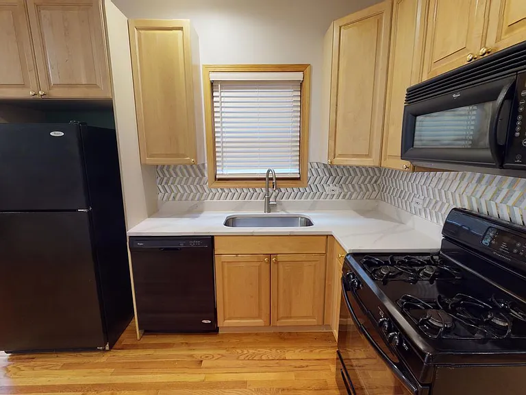 1458 W Cortez St #2 — Photo 4