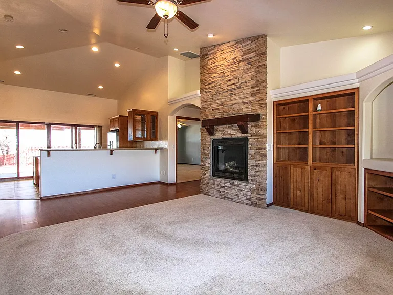 2765 N Yuma Dr — Photo 5